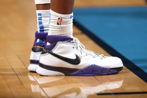 nba球員上腳 亞歷山大的球鞋,很多科比戰(zhàn)靴和倒勾