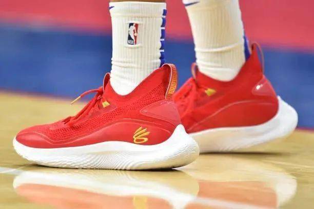 球星上腳 魯尼的球鞋很帥 范喬丹的球鞋騷氣