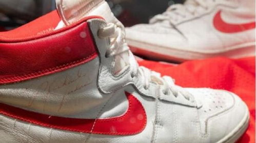 喬丹穿過的一雙球鞋拍出147萬天價，刷新球鞋拍賣紀錄