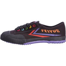 飛躍運(yùn)動(dòng)鞋 經(jīng)典國貨的時(shí)尚回歸與性價(jià)比之選